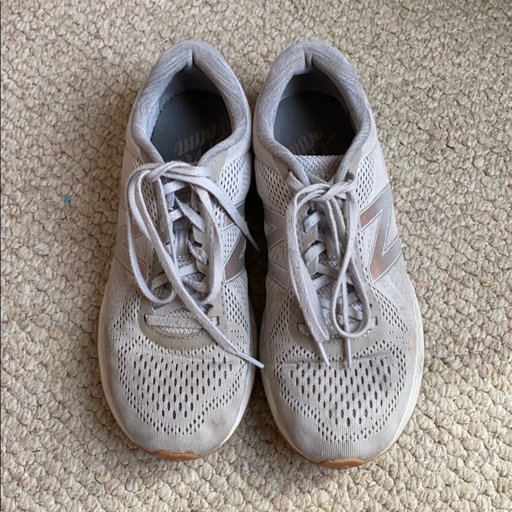 new balance fresh foam tennis shoe
